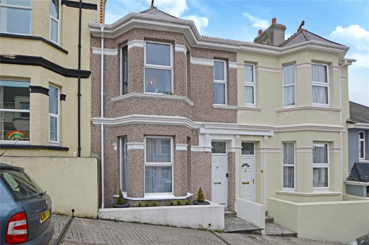 3 bed property for sale — Warleigh Avenue, Plymouth, Devon, PL2