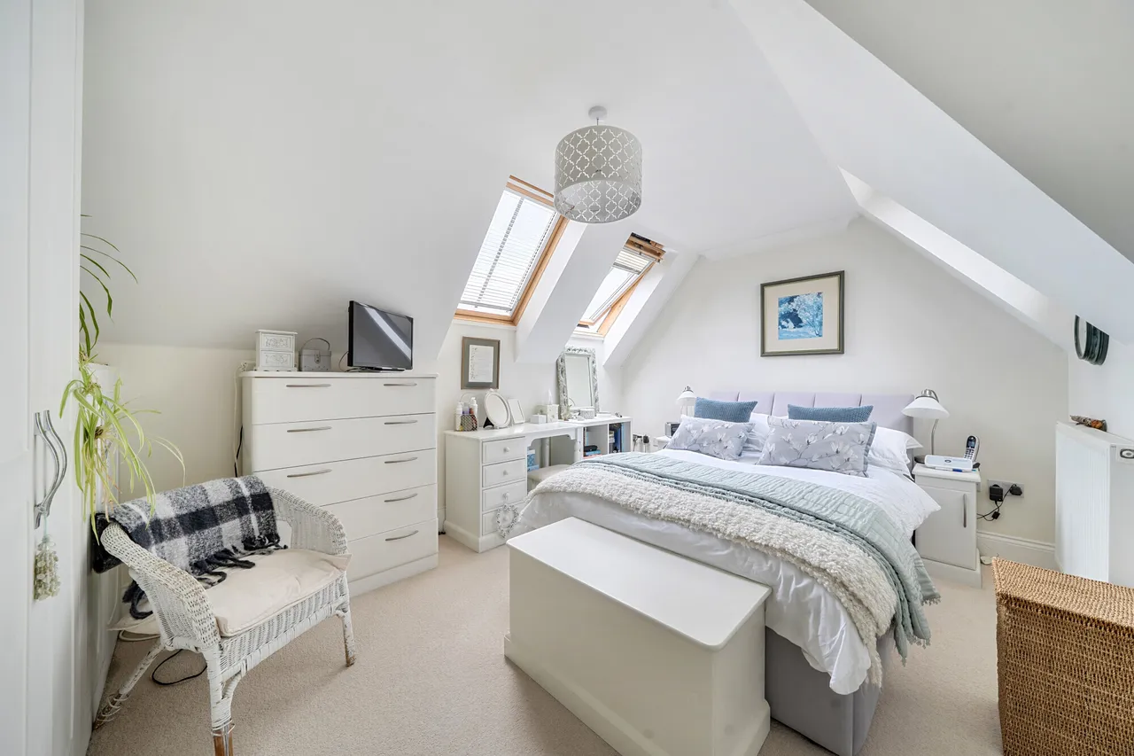 Gloucester Court, Rickmansworth, WD3, photo 12