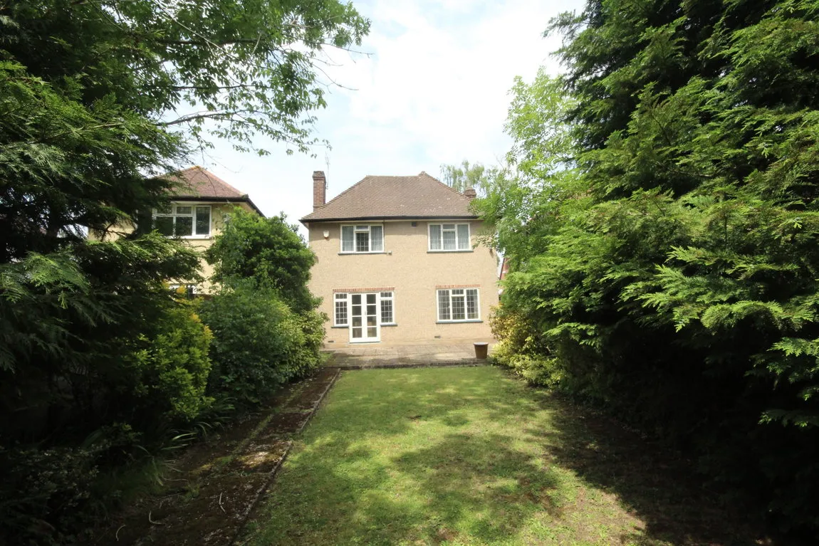 Cuckoo Hill Drive, Pinner, HA5, photo 7