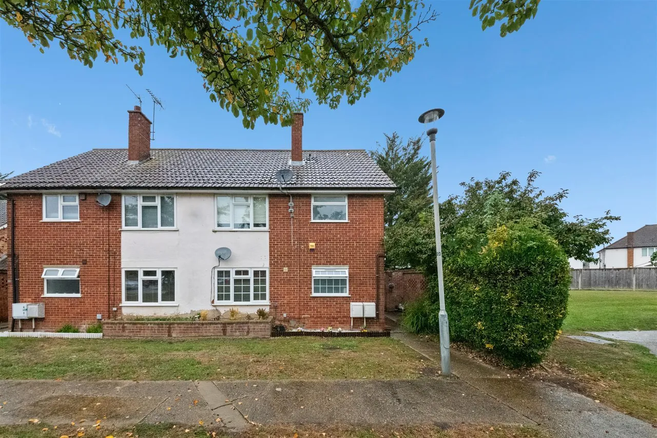 Seymour Gardens, Eastcote, photo 12