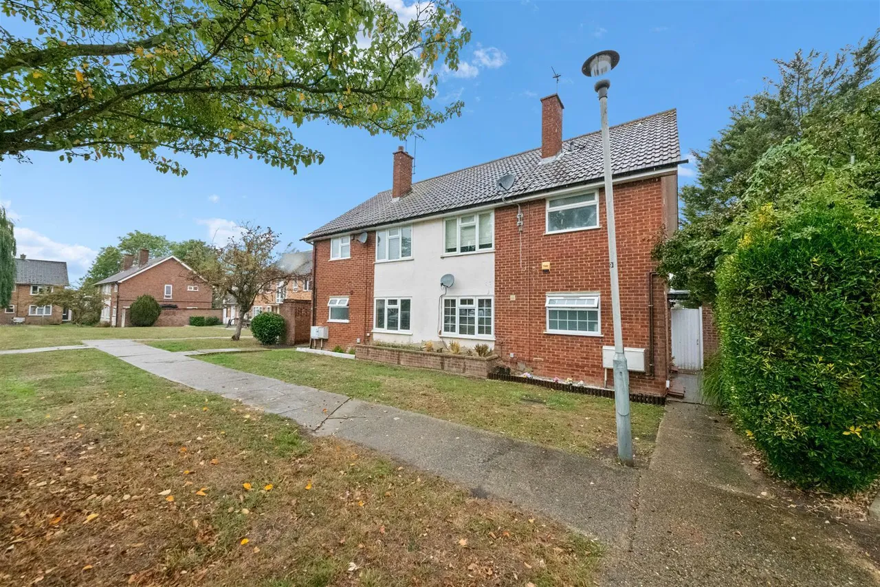 Seymour Gardens, Eastcote, photo 11