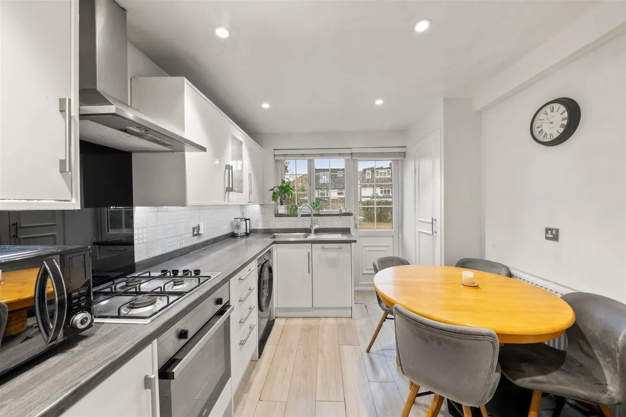 Seymour Gardens, Eastcote, photo 5