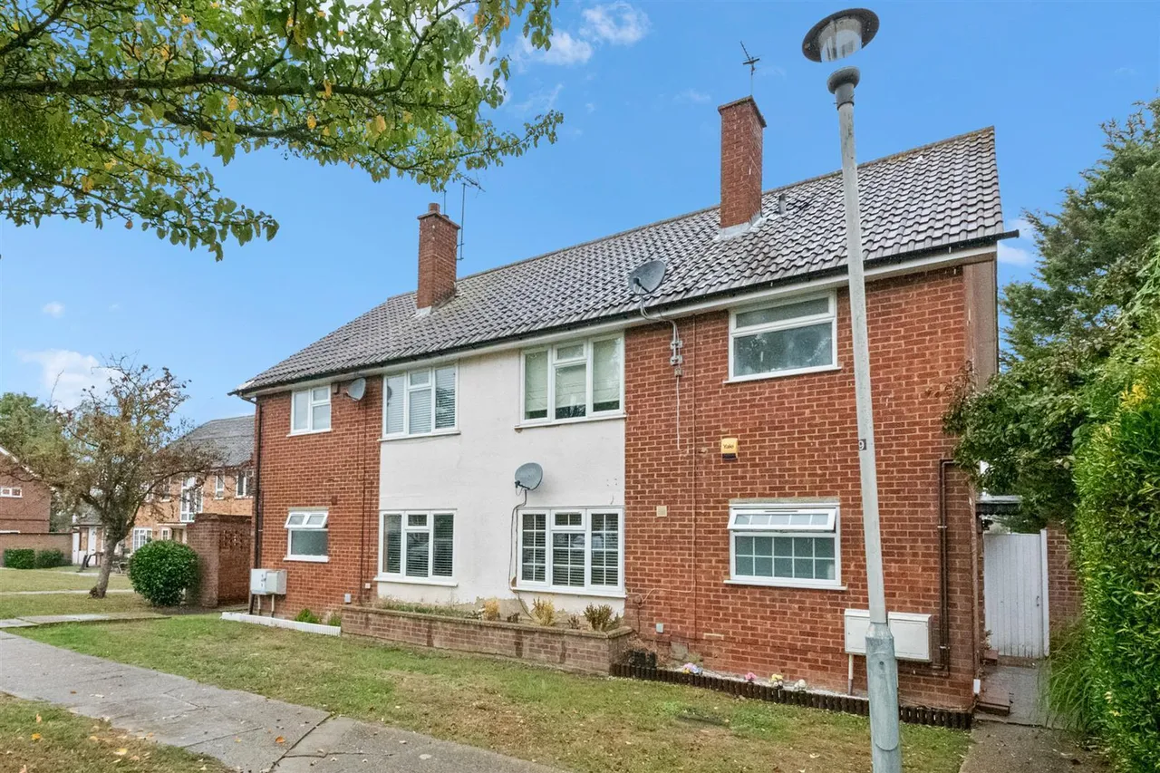 Seymour Gardens, Eastcote, photo 9