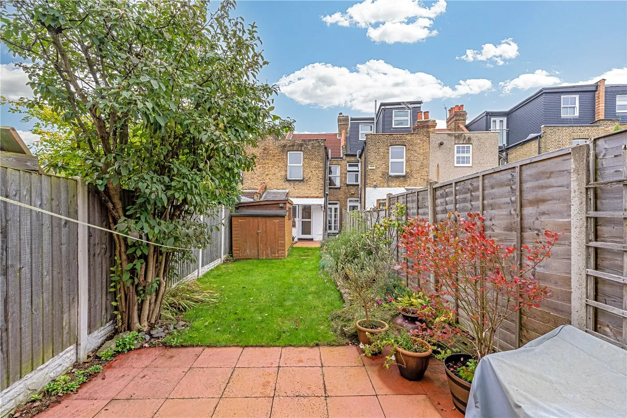 Prospect Crescent, Twickenham, TW2 7EA, photo 9