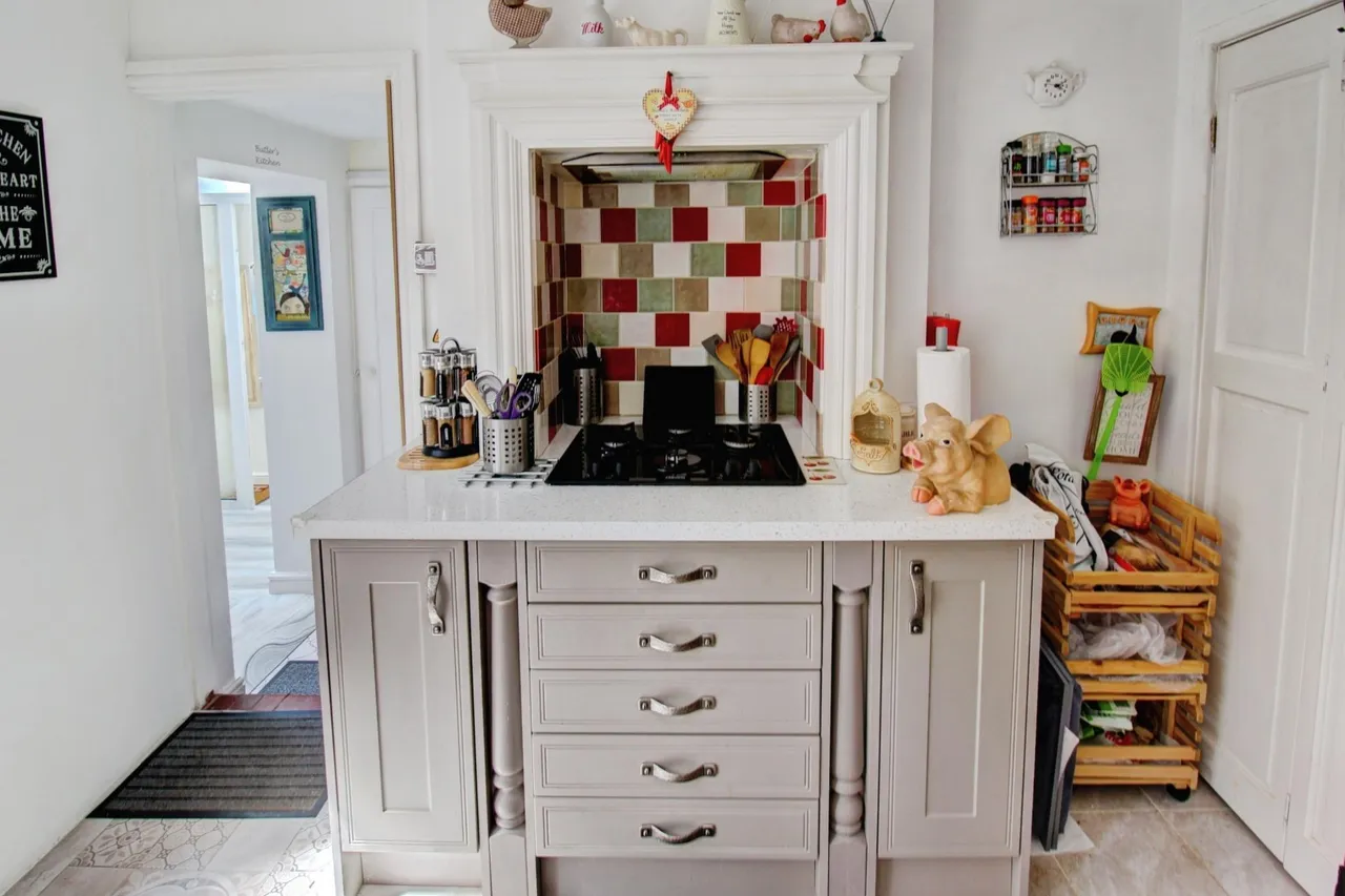 Longwood Road, Aldridge, WS9, photo 11