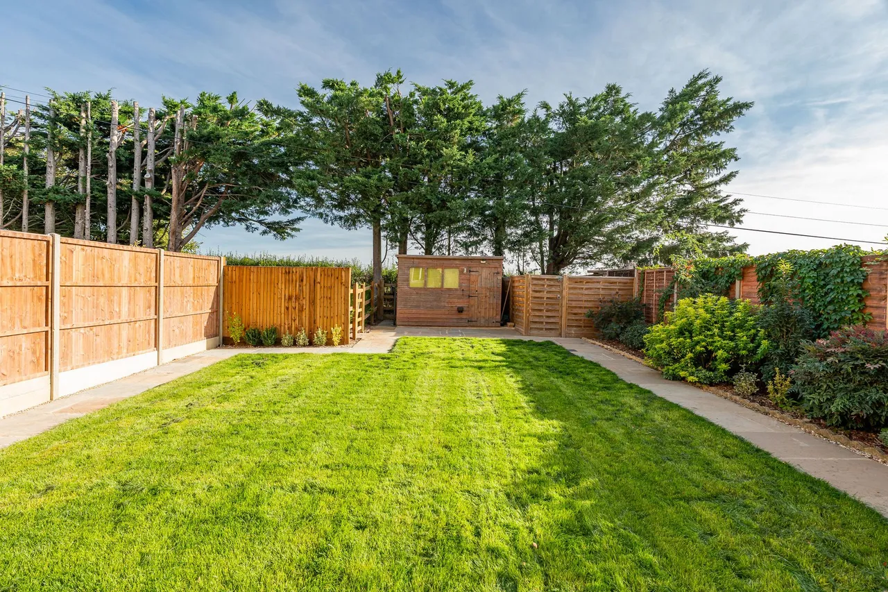 Gladstone Road, Dane End, SG12, photo 12