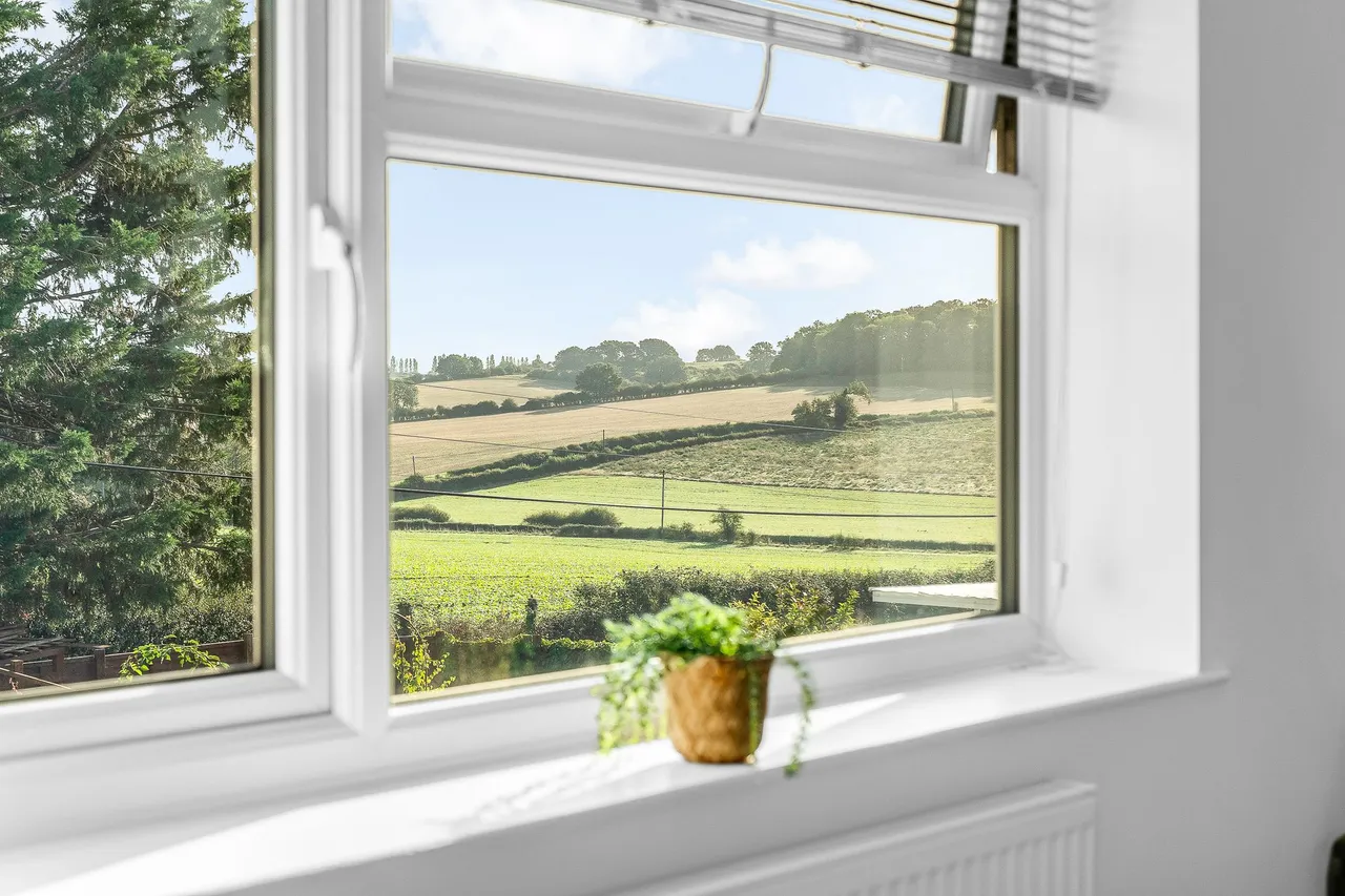 Gladstone Road, Dane End, SG12, photo 18