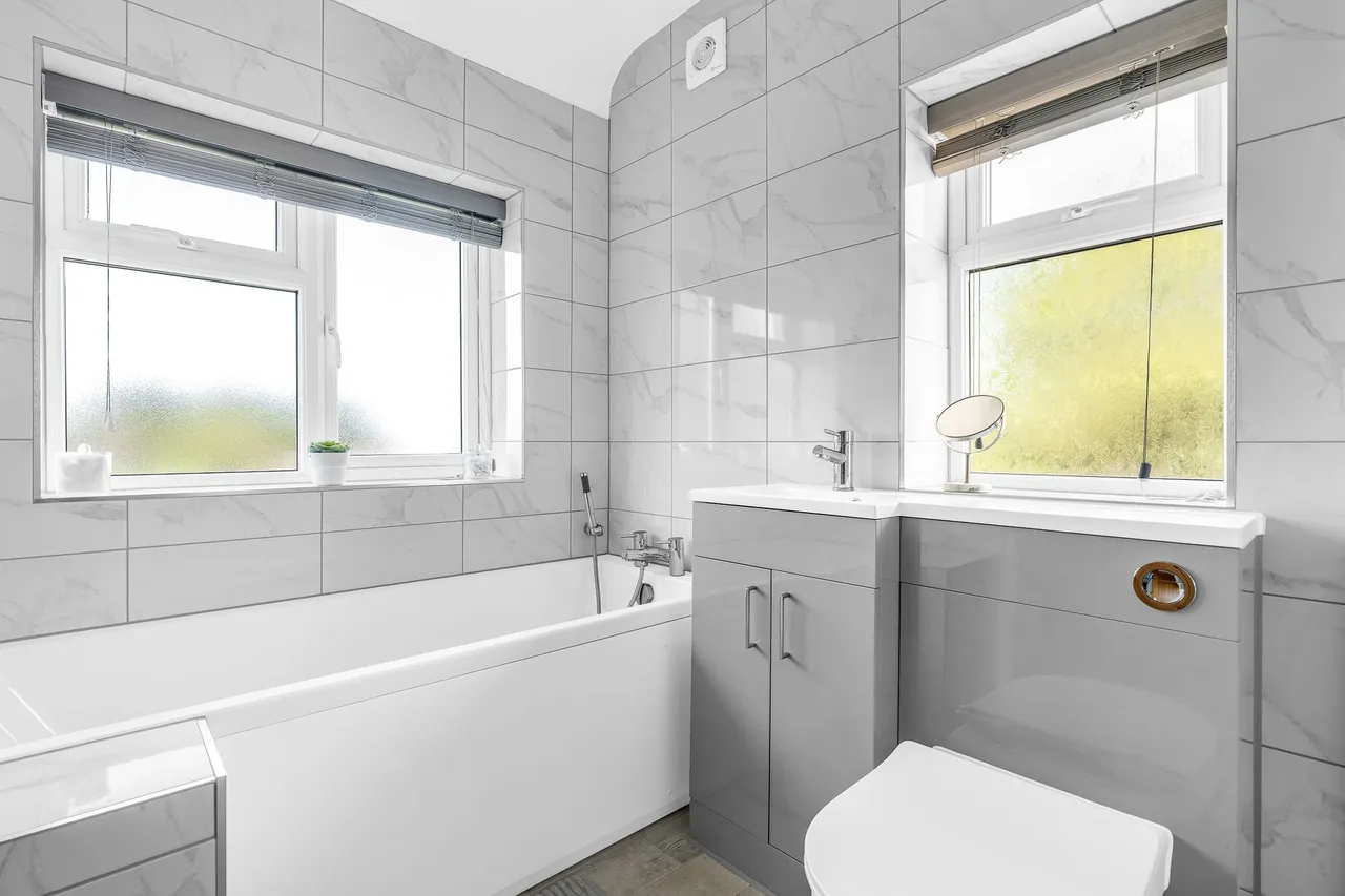 Gladstone Road, Dane End, SG12, photo 22