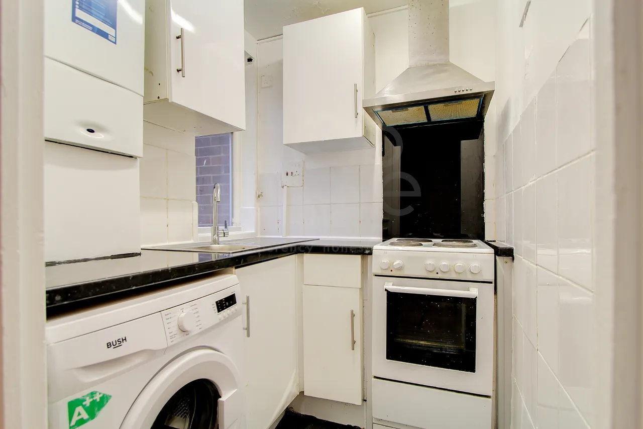 Selhurst Road, London, SE25, photo 8