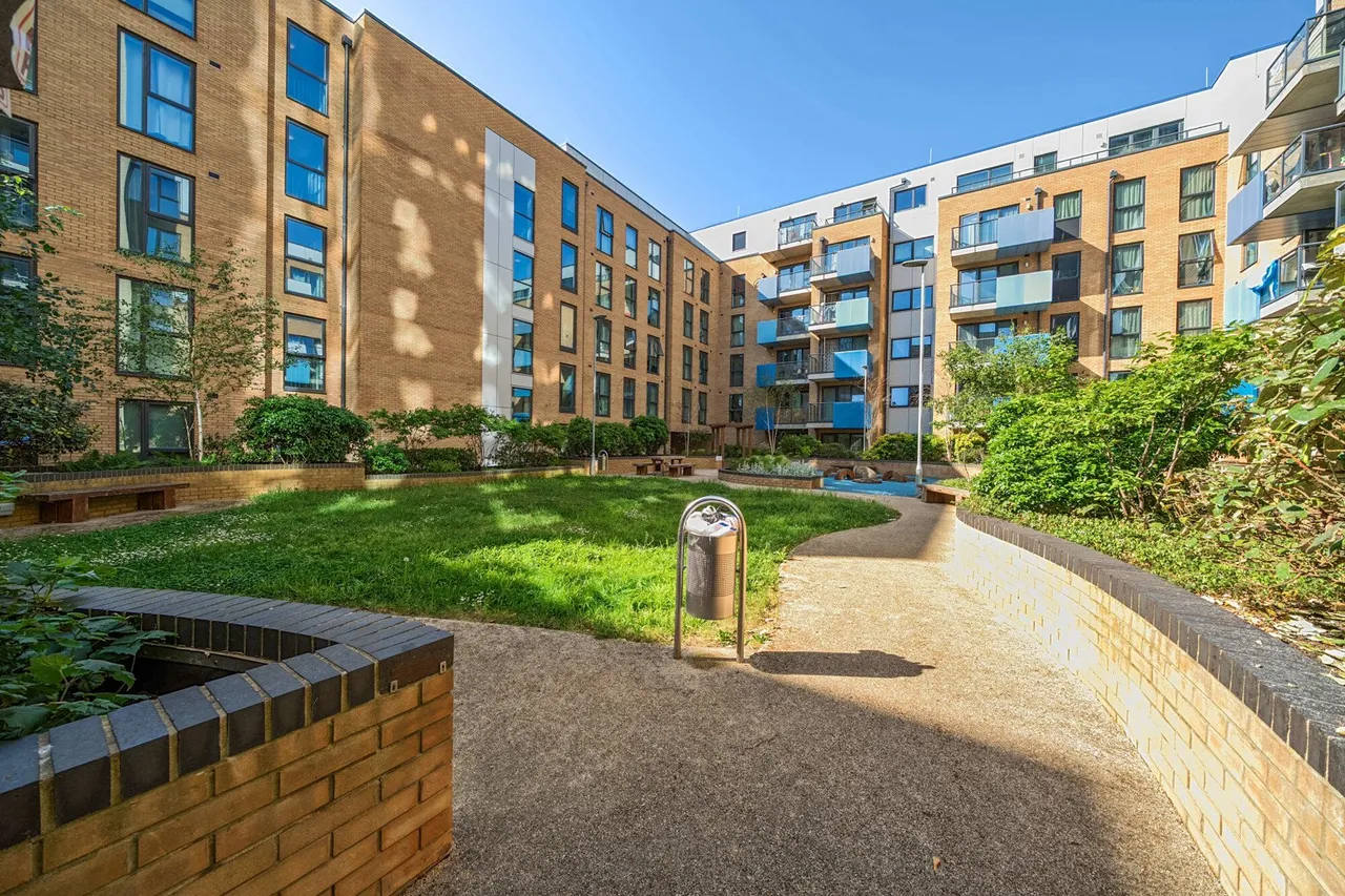 Larkwood Avenue, SE10, photo 11