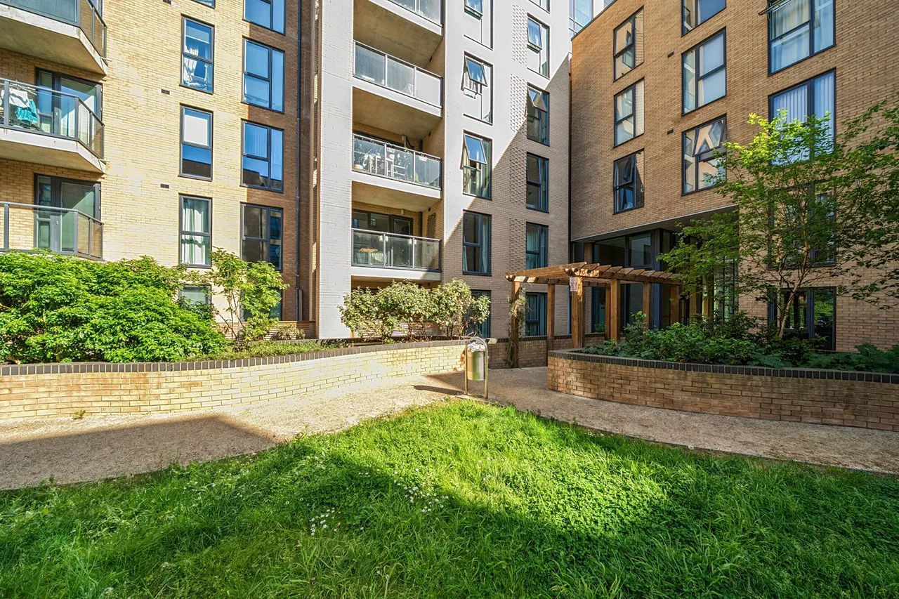 Larkwood Avenue, SE10, photo 12
