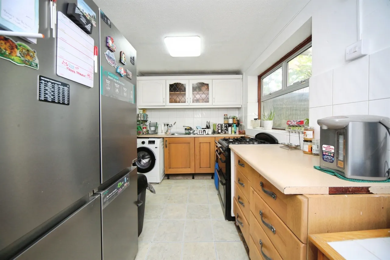 Charlwood Road, Luton, photo 2