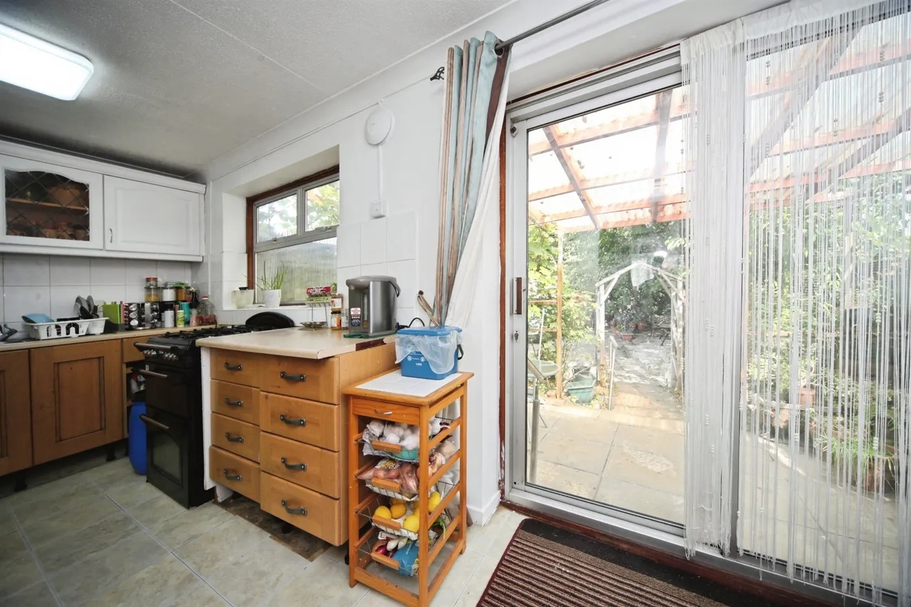 Charlwood Road, Luton, photo 7