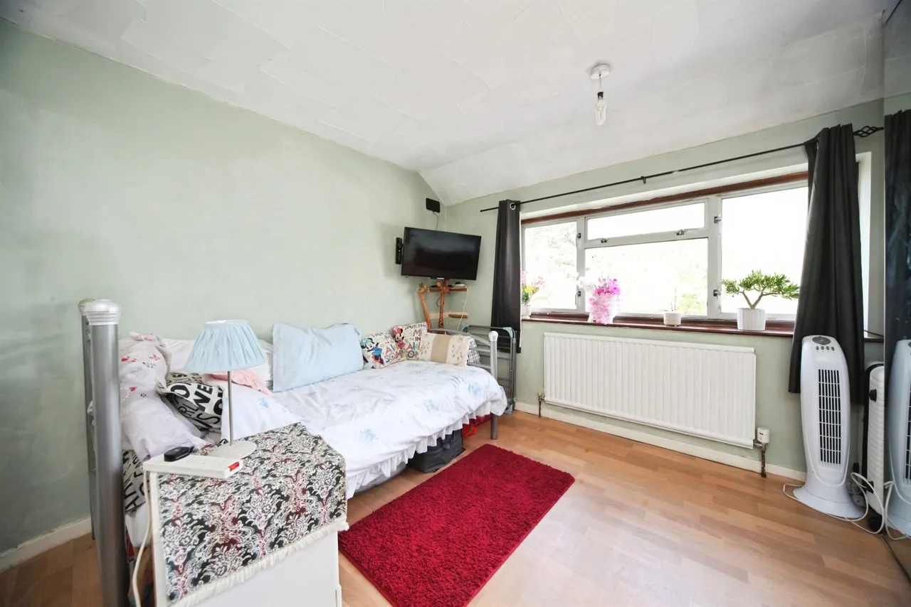 Charlwood Road, Luton, photo 10