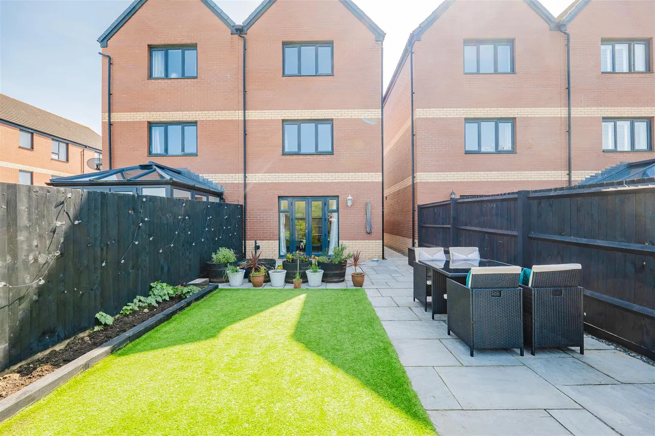 Mariners Walk, Barry, CF62 5AY, photo 28
