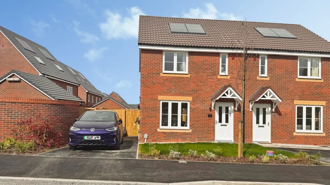 3 bed house for sale — Tranquility Close, Warminster