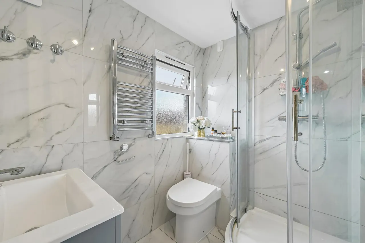 Plum Garth, Brentford, TW8, photo 12