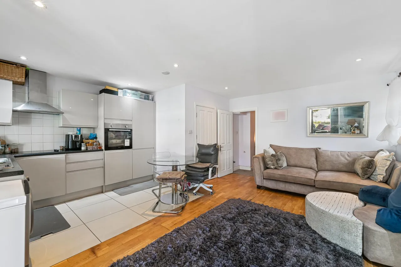 Plum Garth, Brentford, TW8, photo 5
