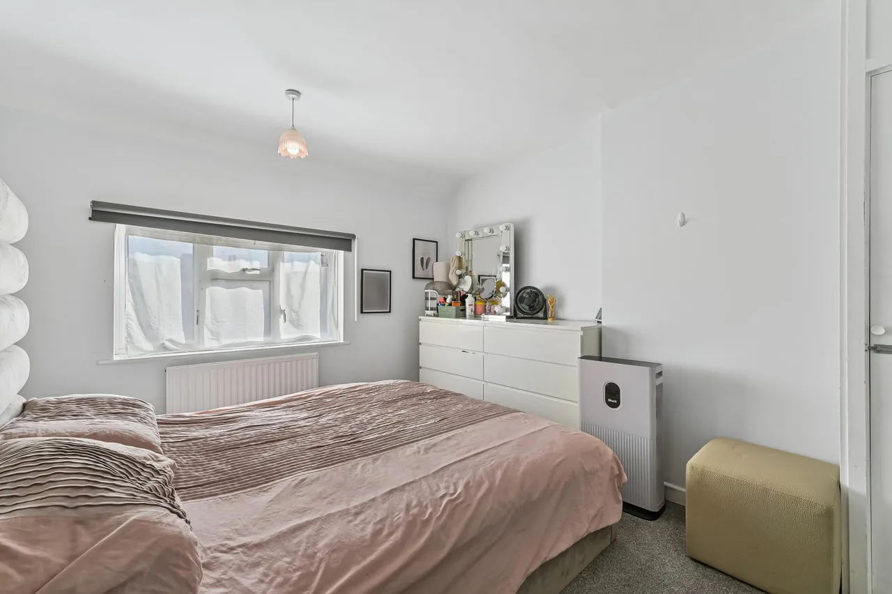 Plum Garth, Brentford, TW8, photo 8