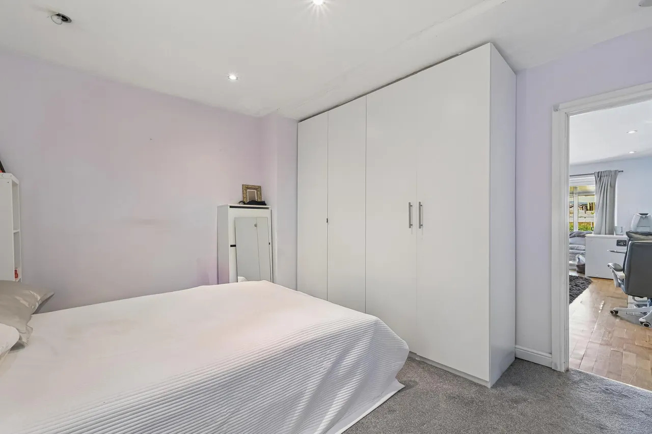 Plum Garth, Brentford, TW8, photo 10