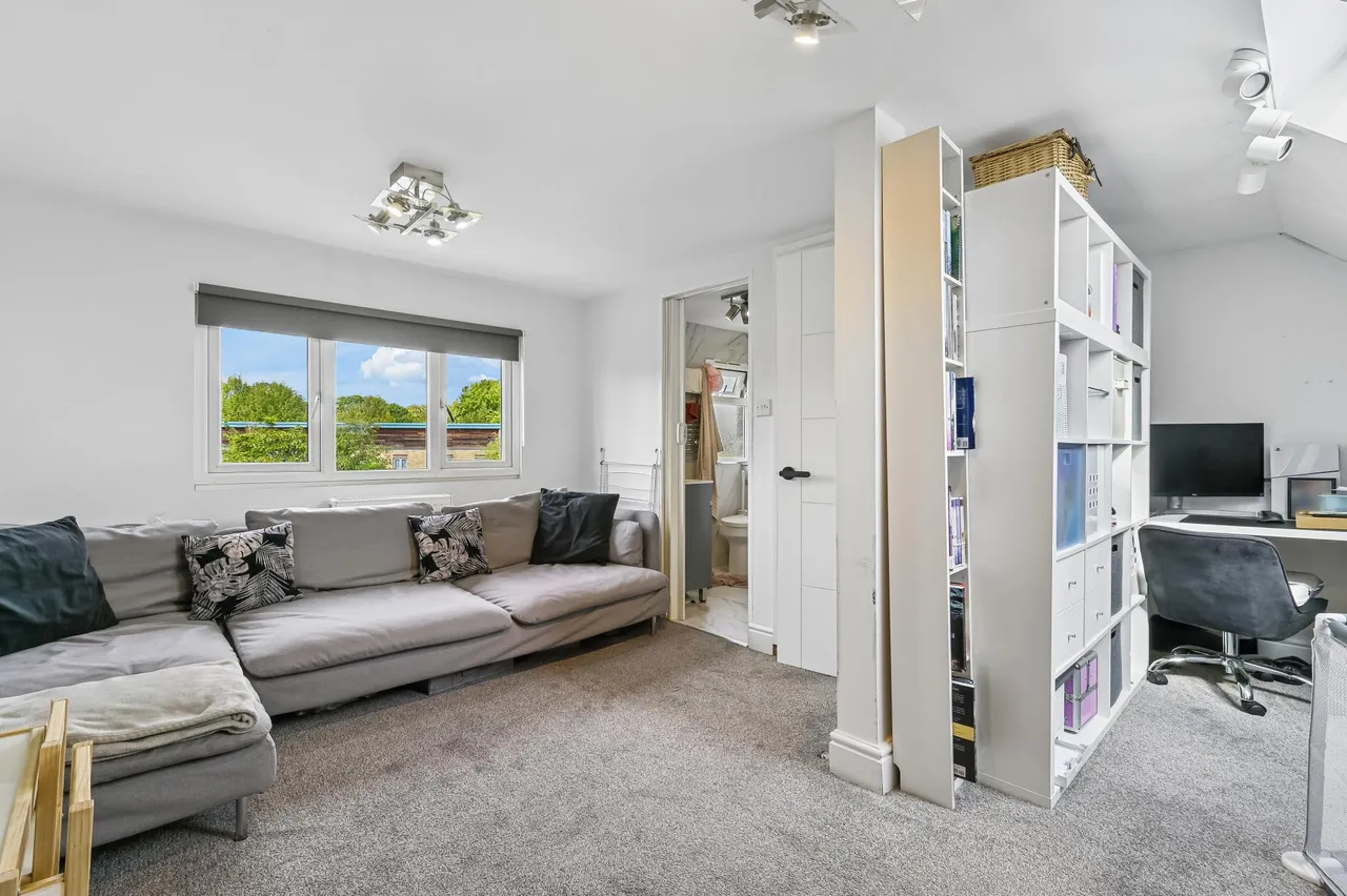 Plum Garth, Brentford, TW8, photo 11