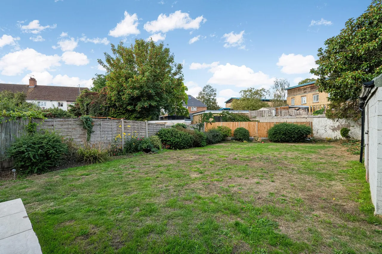 Plum Garth, Brentford, TW8, photo 3