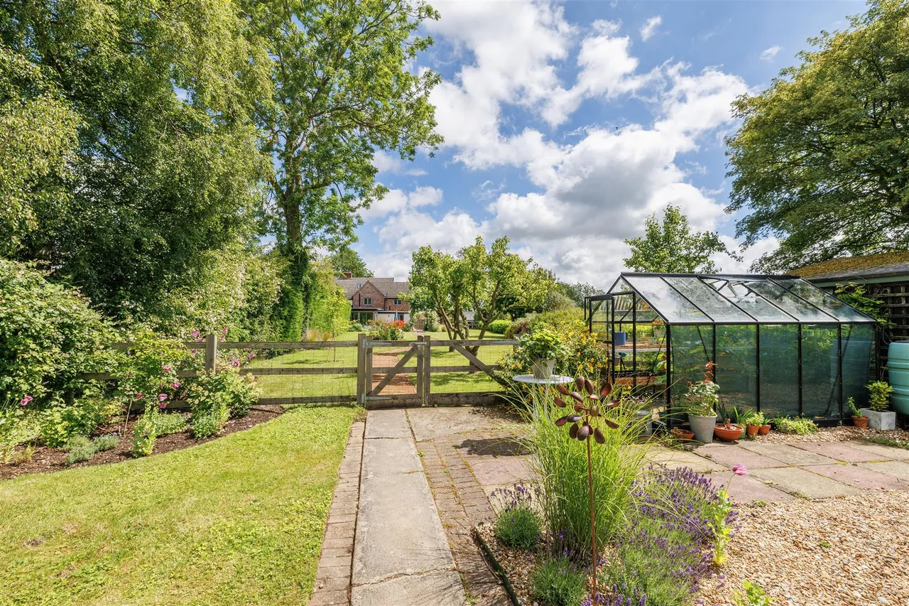 Tooks Common Lane, Ilketshall St. Andrew, NR34, photo 3