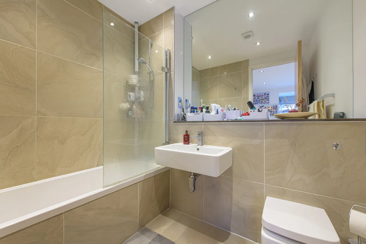 Flat 17, Cascades Apartments, 368-370 Finchley Road, London, photo 5
