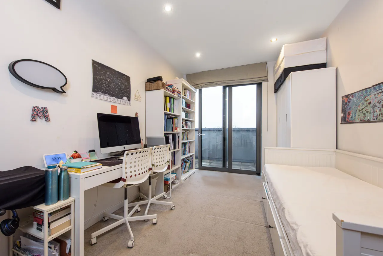 Flat 17, Cascades Apartments, 368-370 Finchley Road, London, photo 6