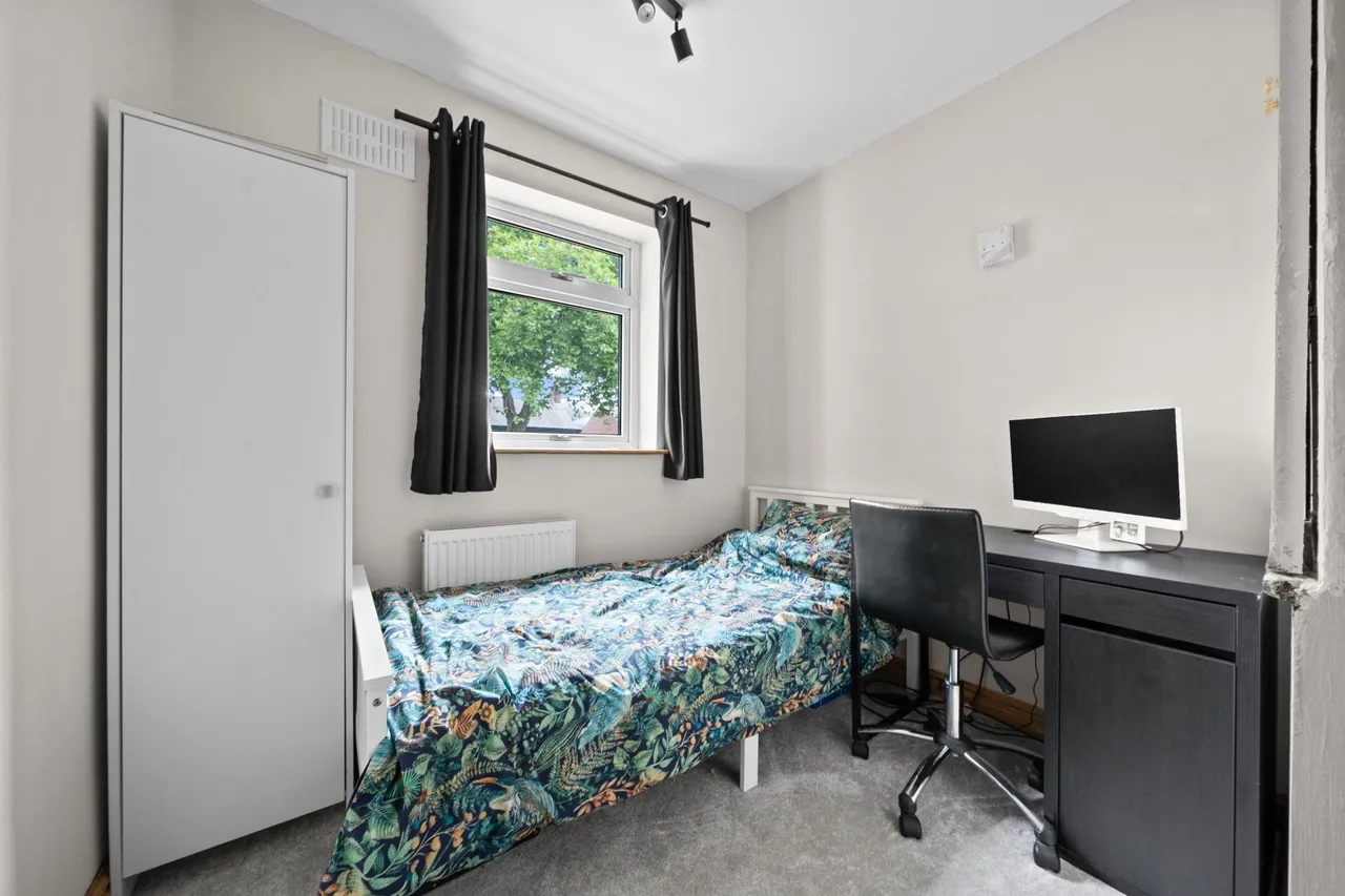 Holden Road, Leigh, WN7, photo 15