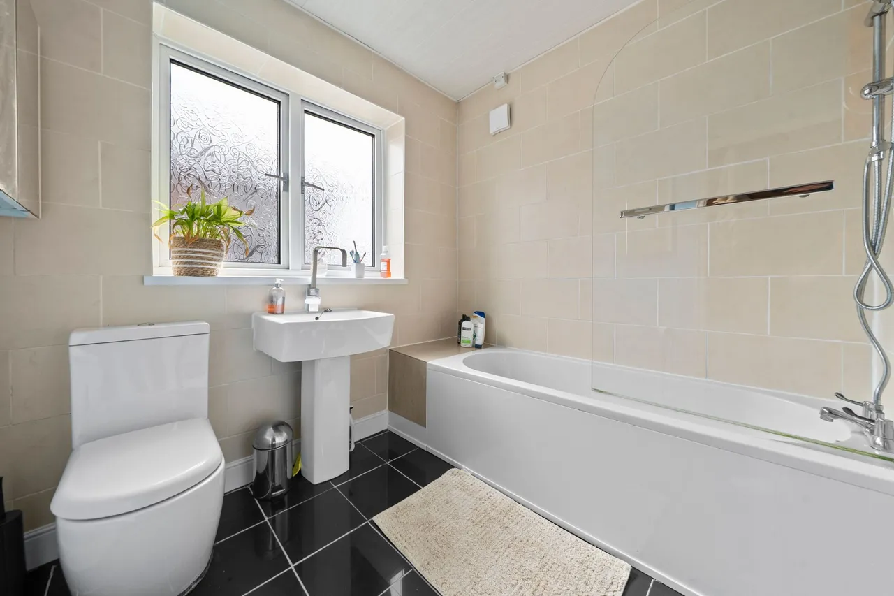 Holden Road, Leigh, WN7, photo 17