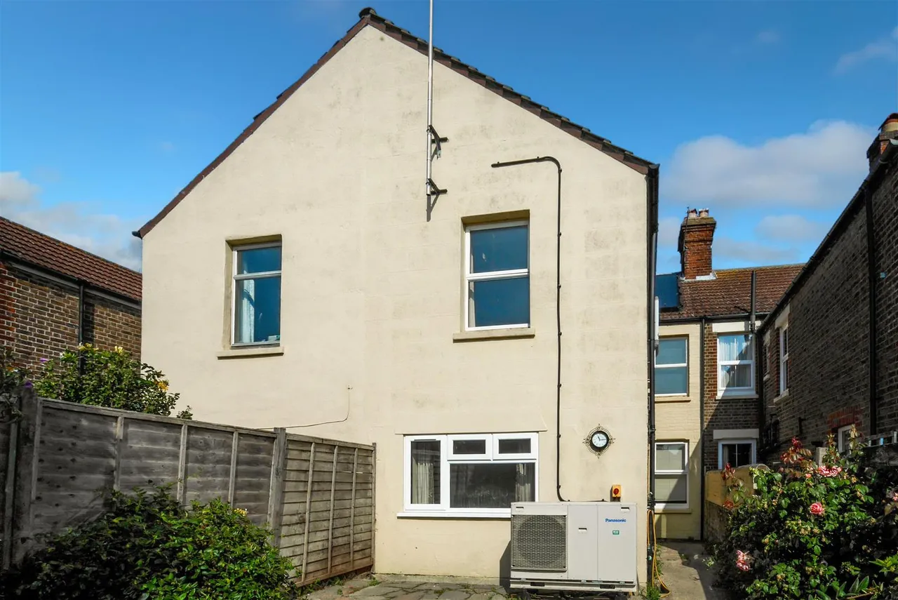 East Ham Road, Littlehampton, photo 13