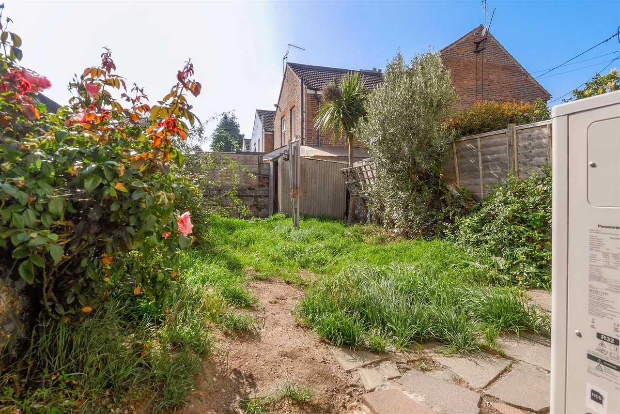 East Ham Road, Littlehampton, photo 12