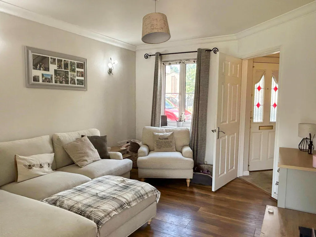 Coppice Drive, Netherton, photo 3