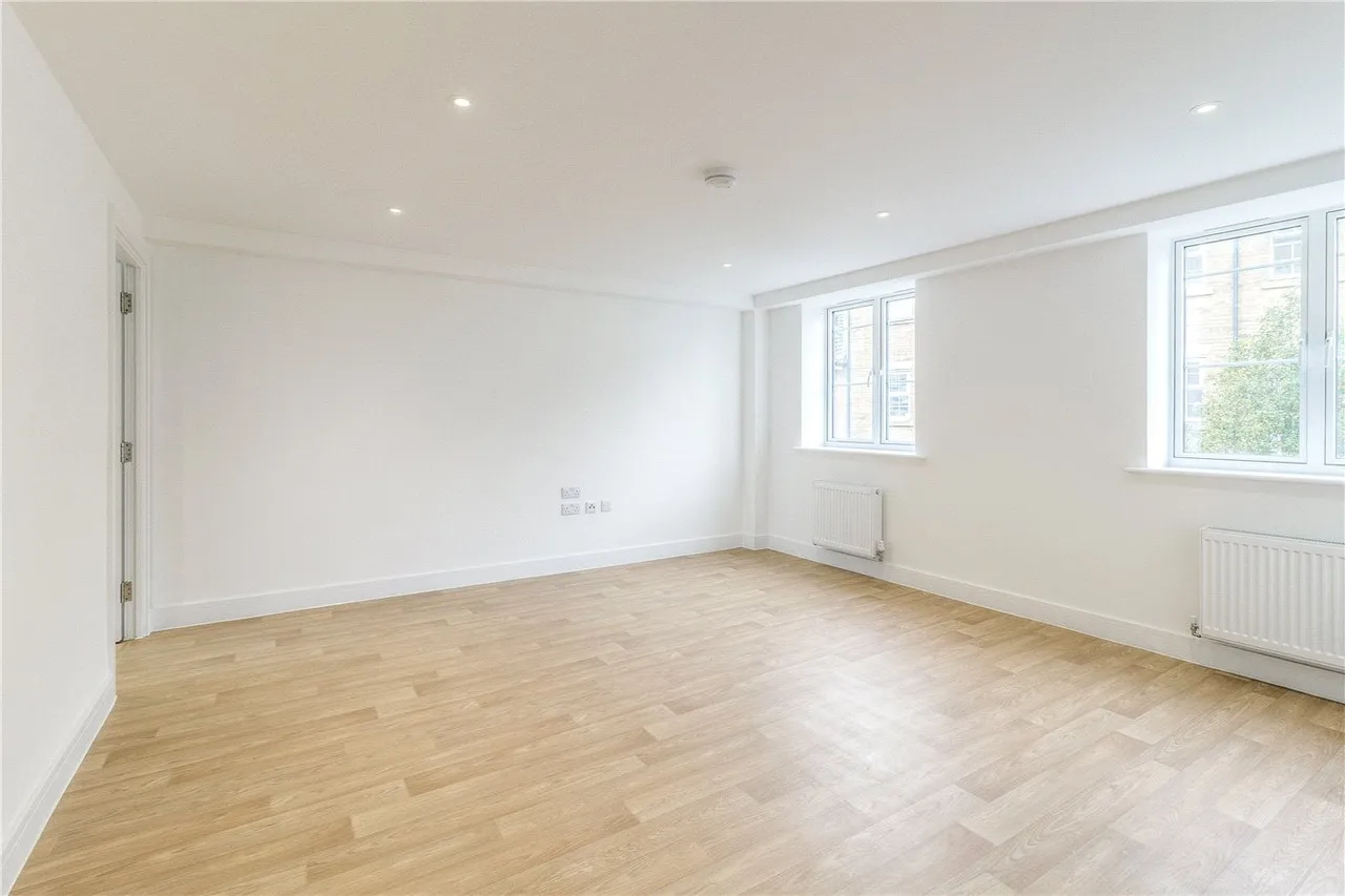 2 bed flat to rent — Lion Court, Southbridge, Northampton, Northamptonshire, NN4