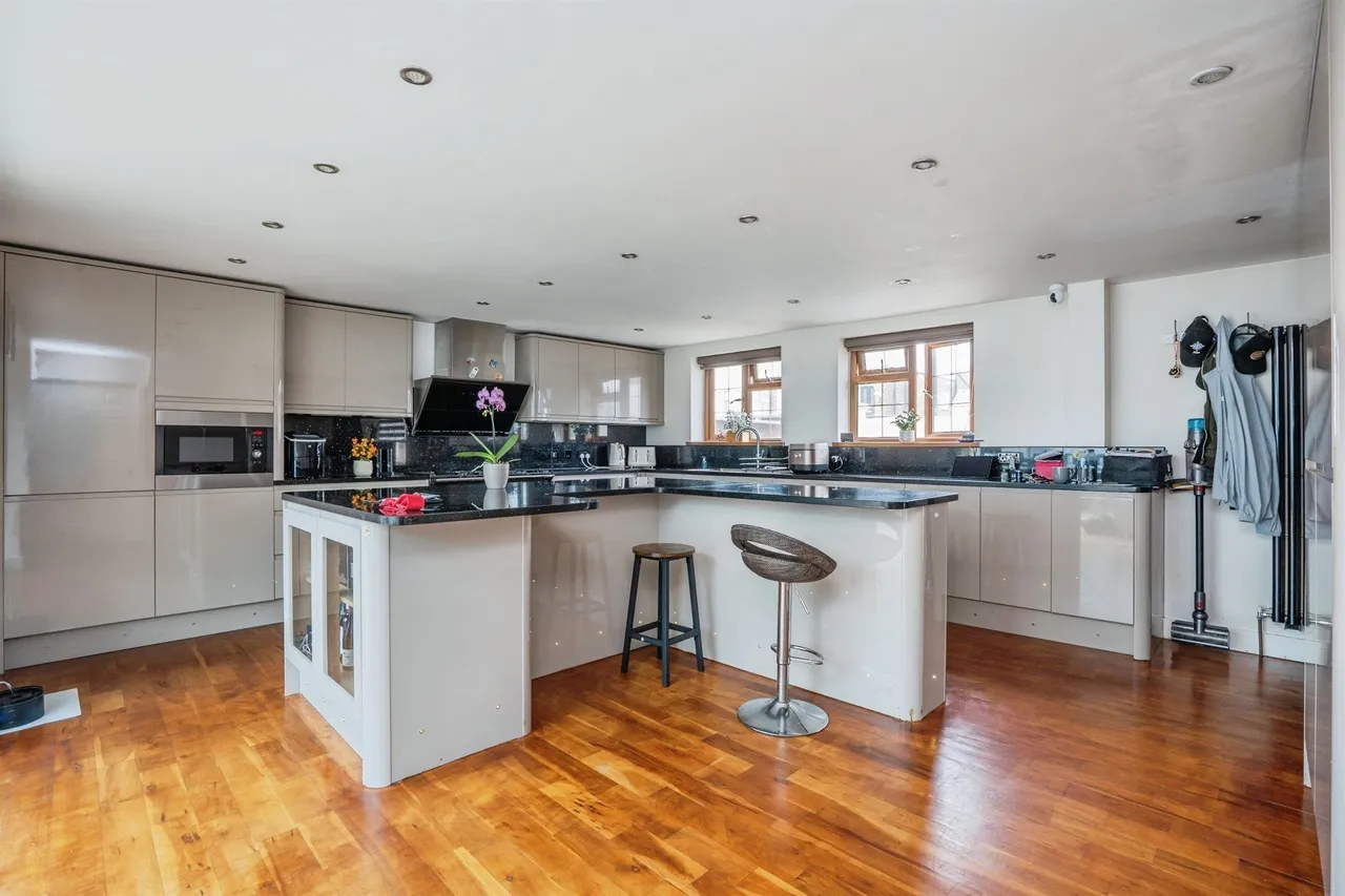 Havant Road, Farlington, PO6, photo 2