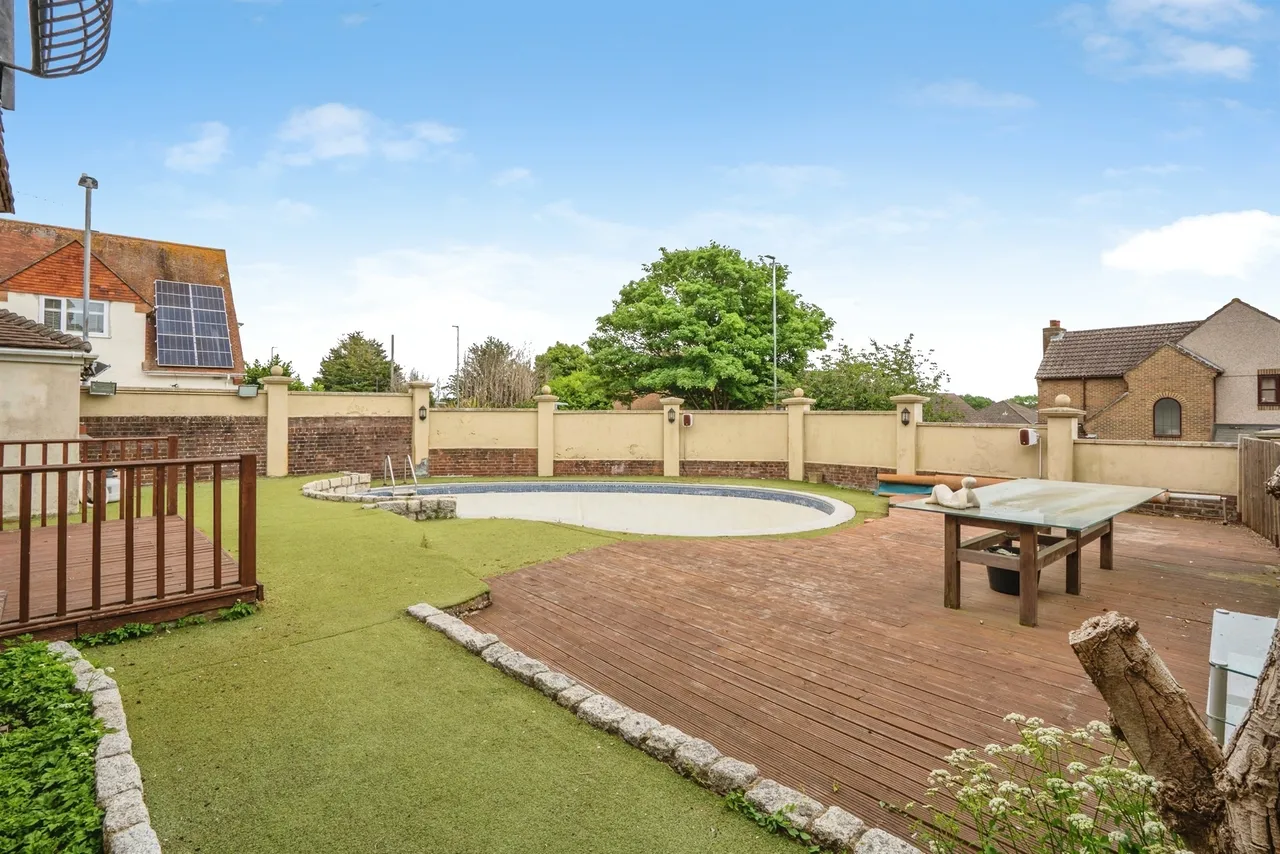 Havant Road, Farlington, PO6, photo 18