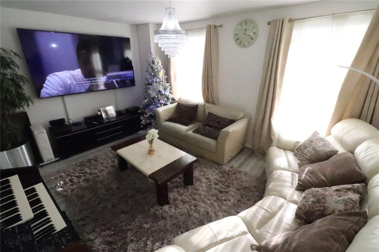 Leatherbottle Green, Erith, DA18, photo 12