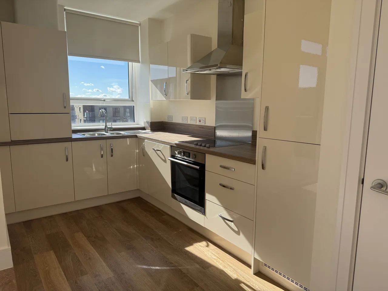Brooklands Square, MK10, photo 11