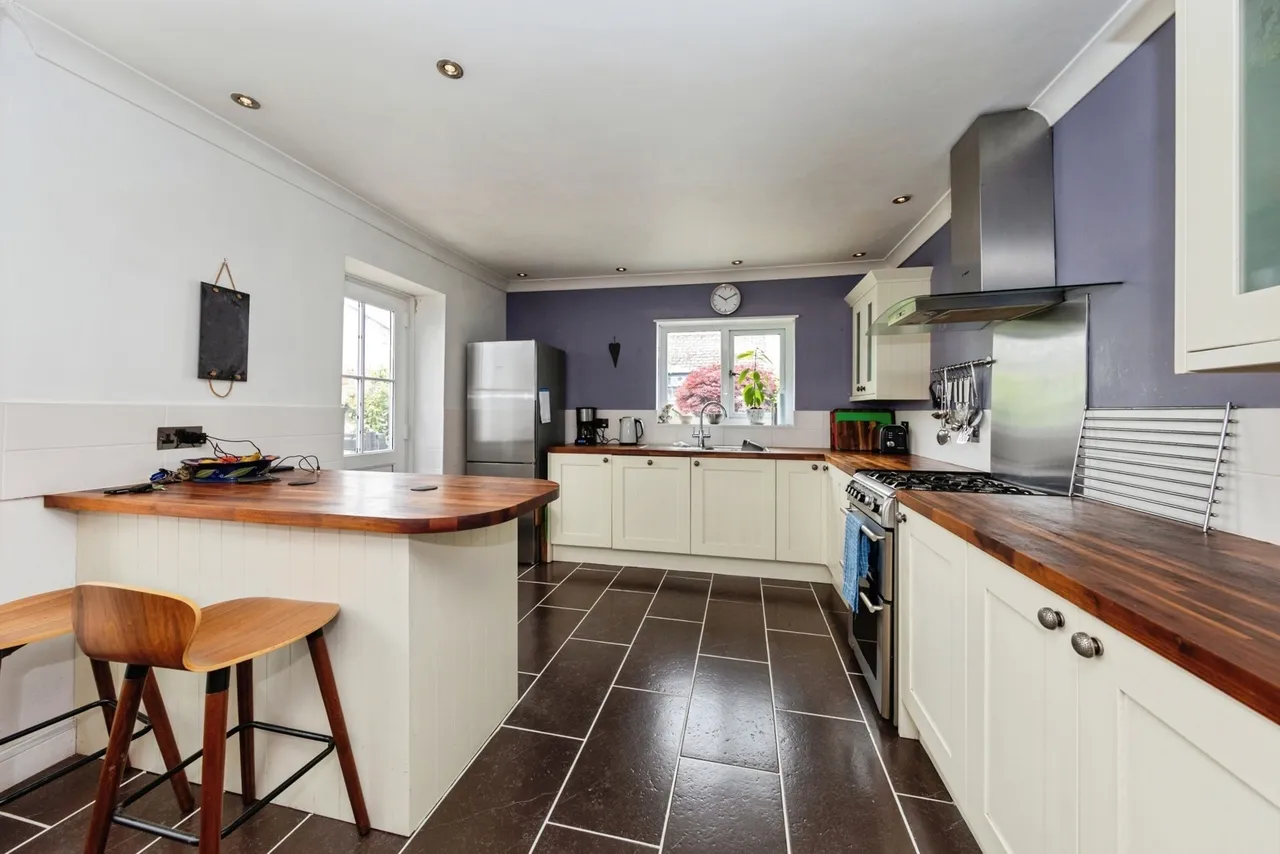 The Esplanade, Carmarthen, SA31, photo 8