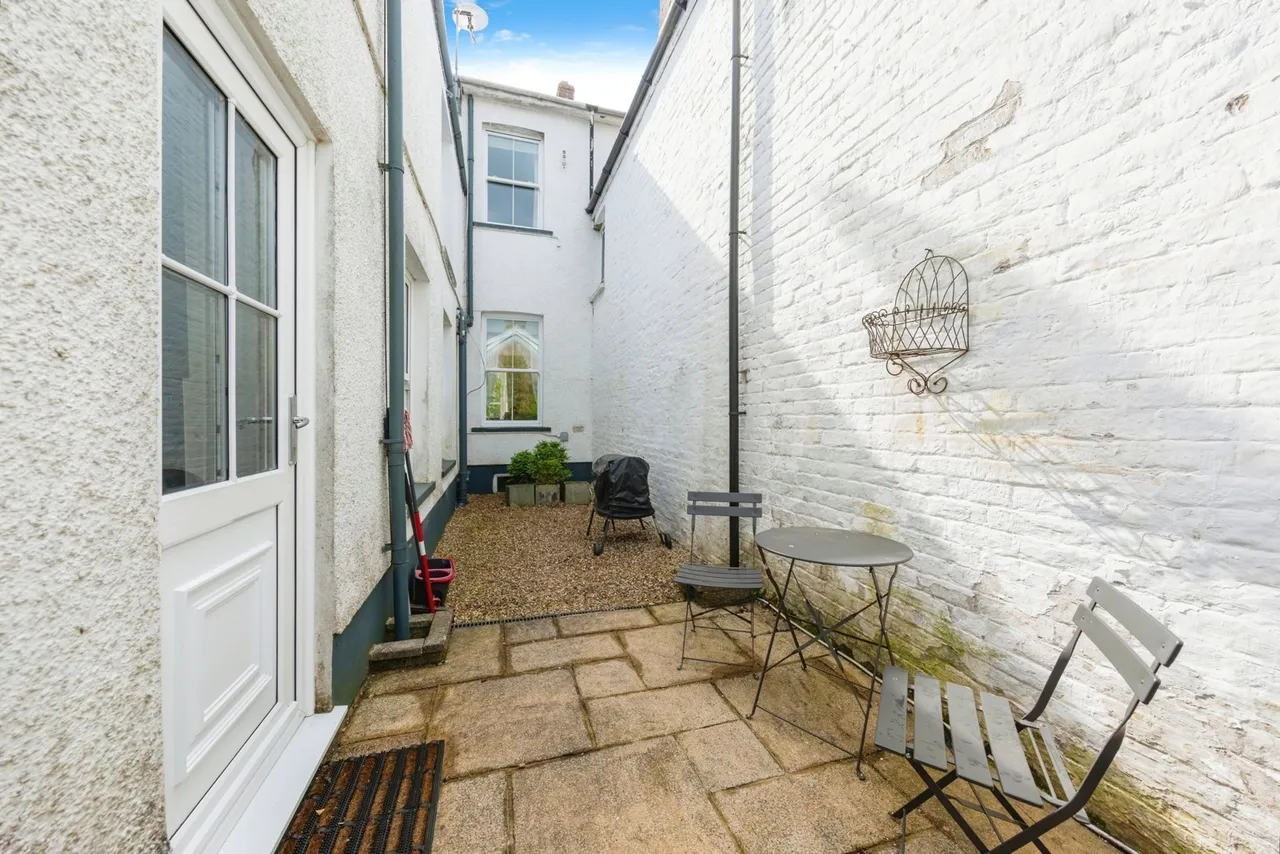 The Esplanade, Carmarthen, SA31, photo 14