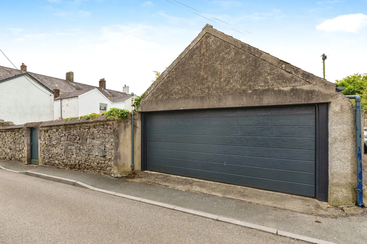 The Esplanade, Carmarthen, SA31, photo 17