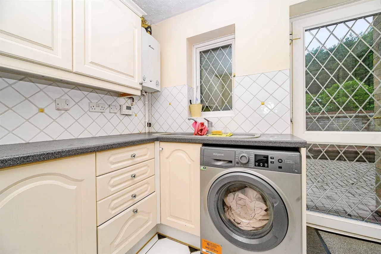 Launton Close, Luton, LU3, photo 13