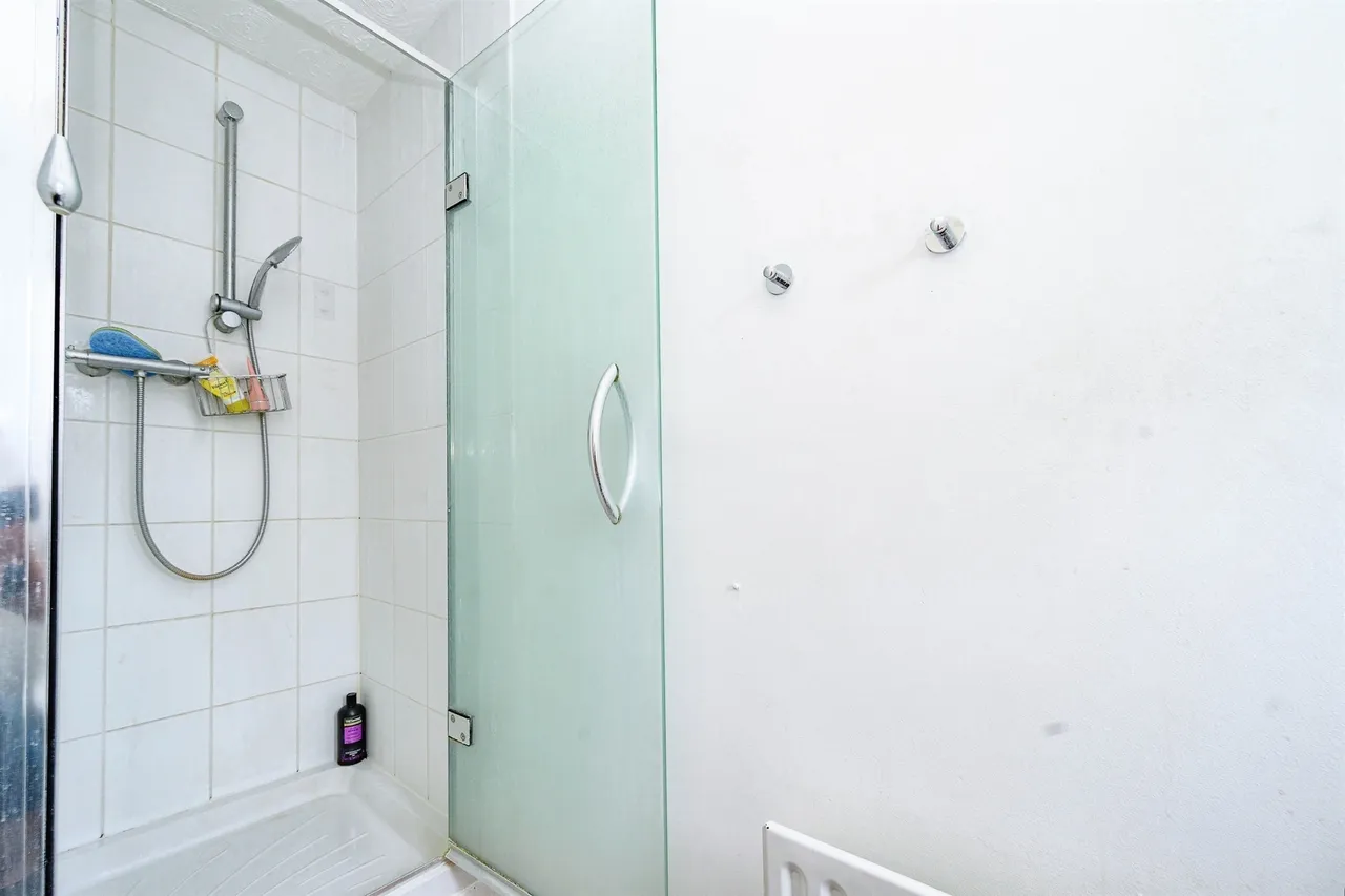 Launton Close, Luton, LU3, photo 11