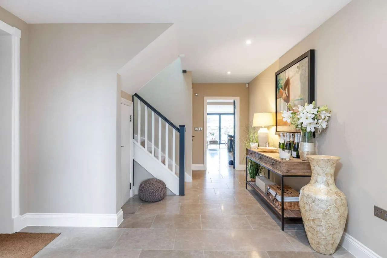 Stud Barns, The Street, Dockenfield, Farnham, GU10 4HR, photo 4