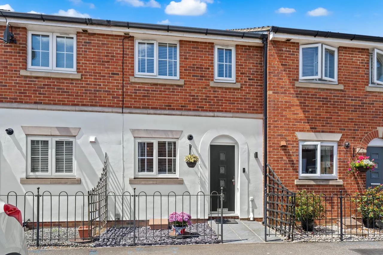 2 bed house for sale — Hadley Grange, Church Langley, Essex, CM17