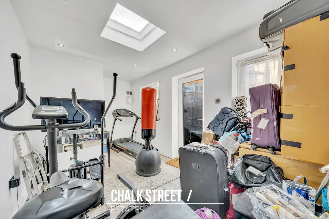 New Road, Dagenham, RM10, photo 16