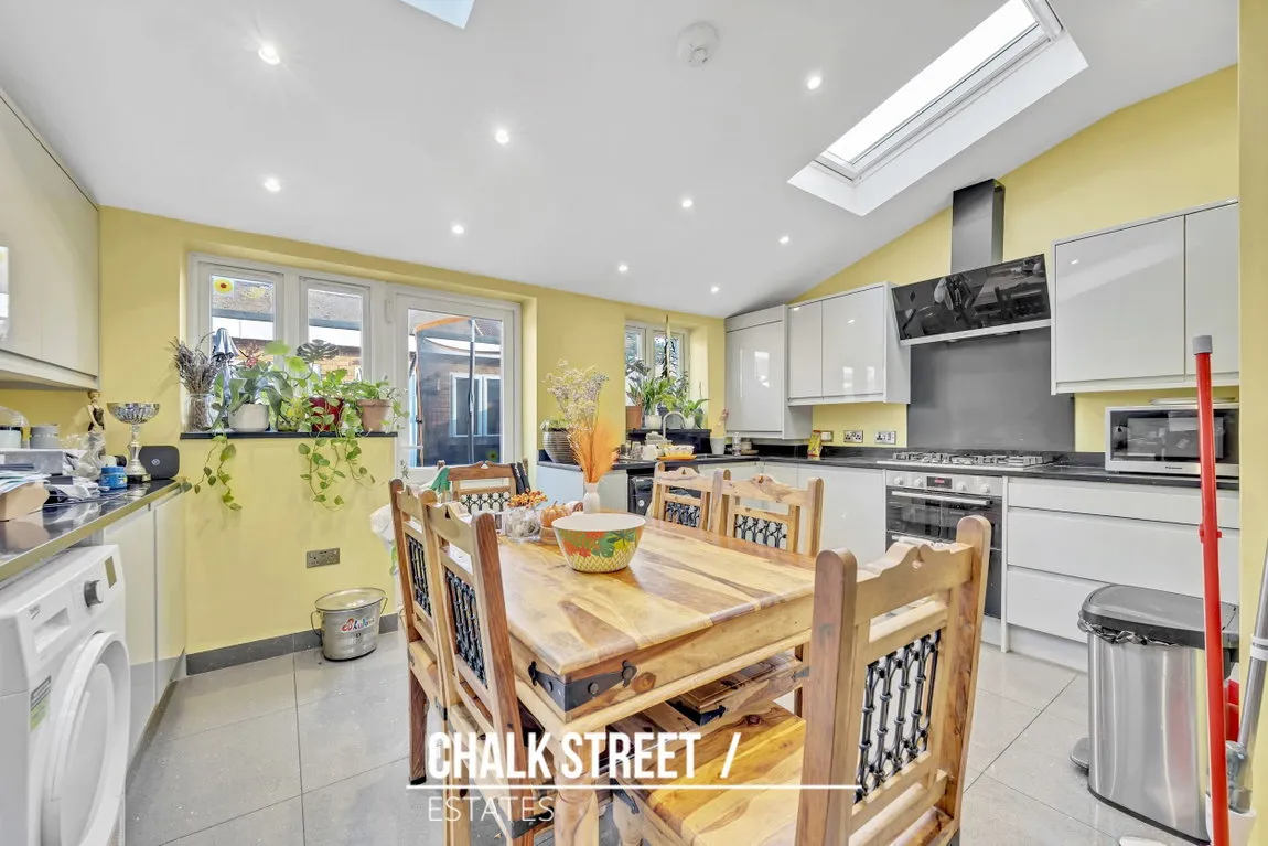New Road, Dagenham, RM10, photo 5