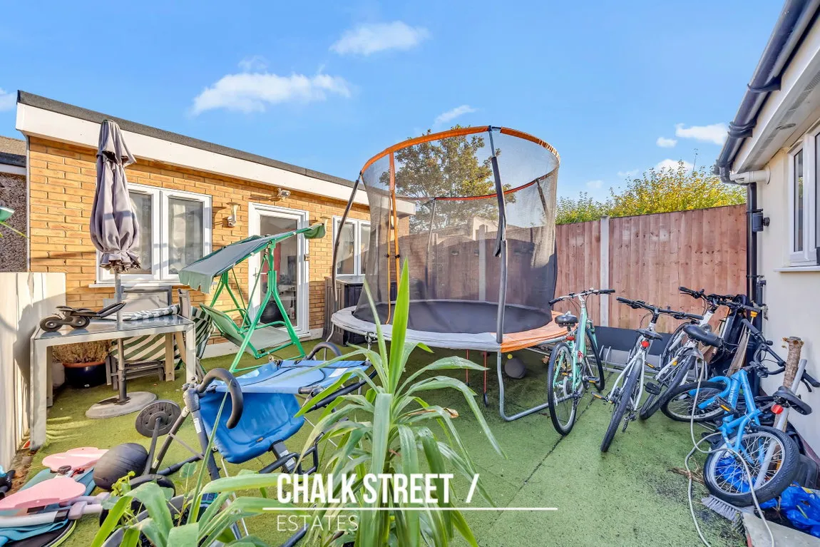 New Road, Dagenham, RM10, photo 15