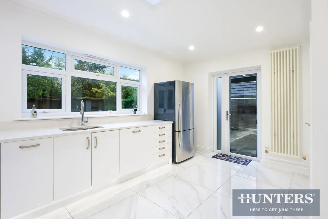 Rosebery Road, Epsom, photo 9